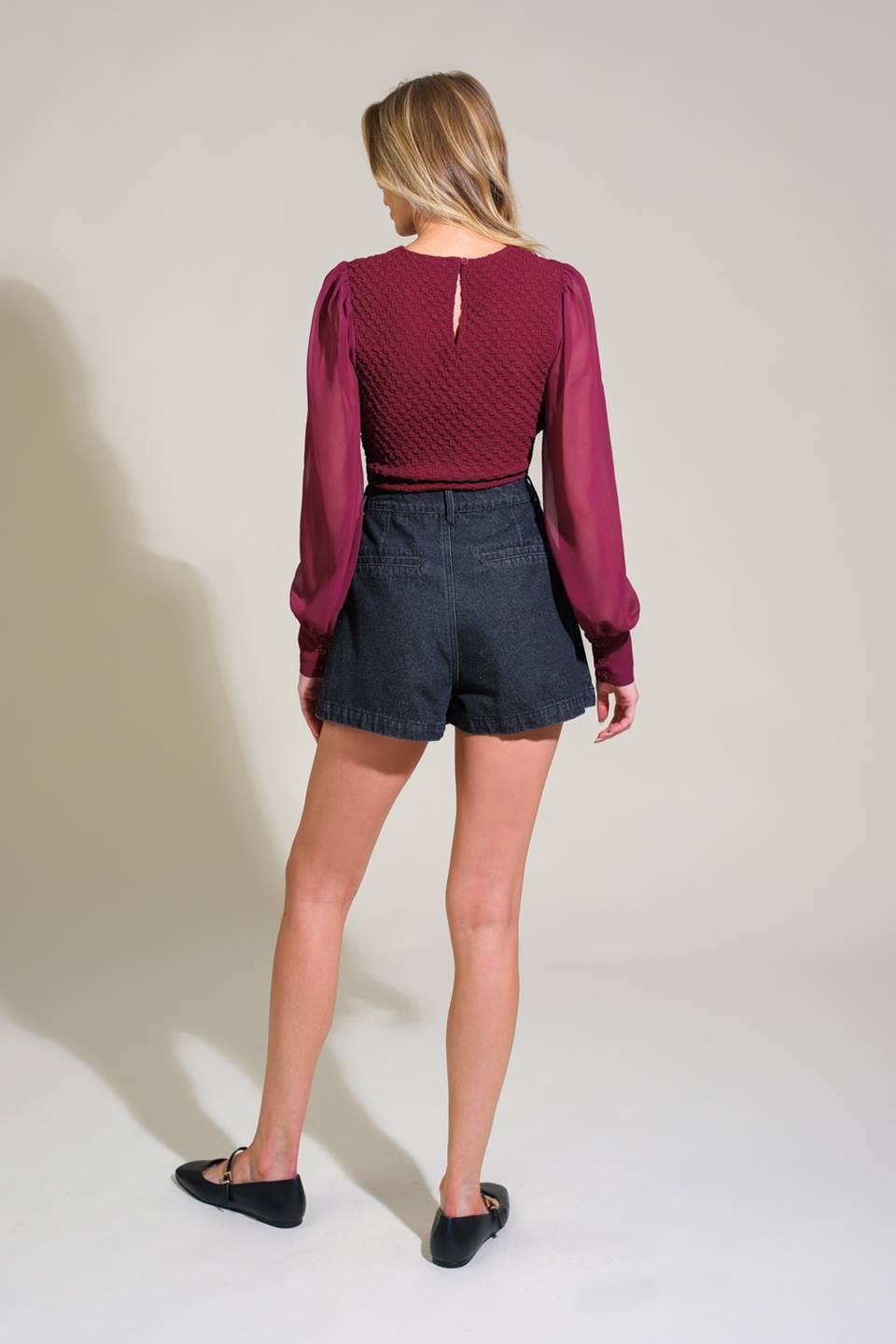 A solid textured woven top - IT13220: Burgundy / Contemporary / S