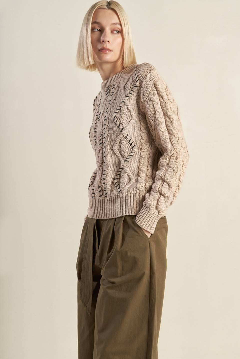 A sweater knit top - FSW1085: KHAKI BLACK / Contemporary