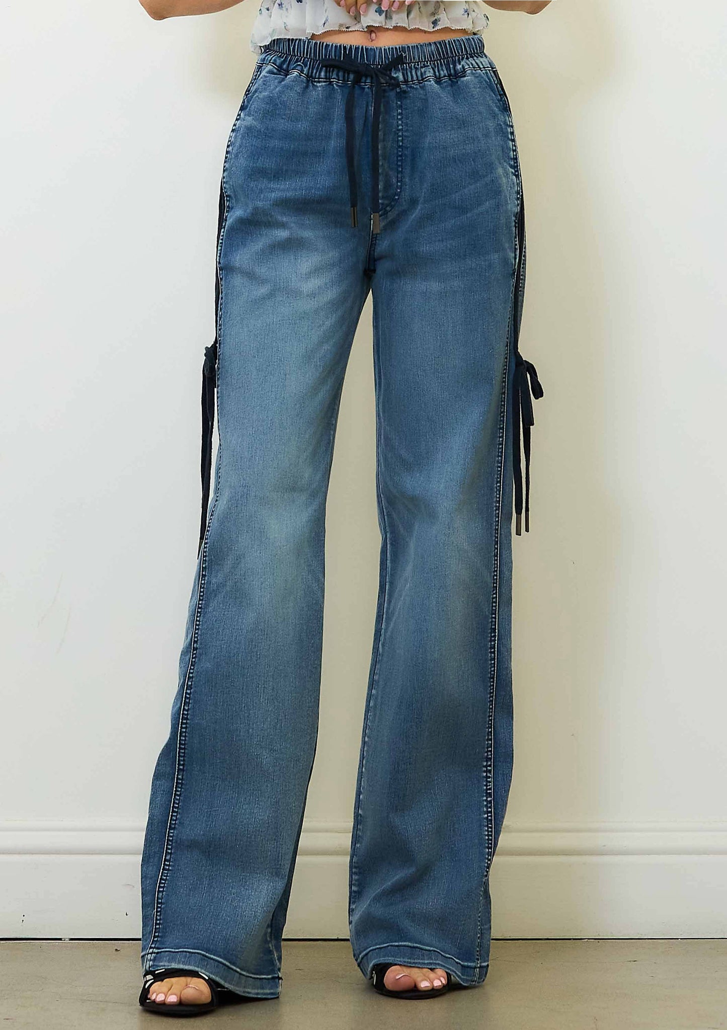 Straight Jeans With Ribbon Detail: Medium Stone