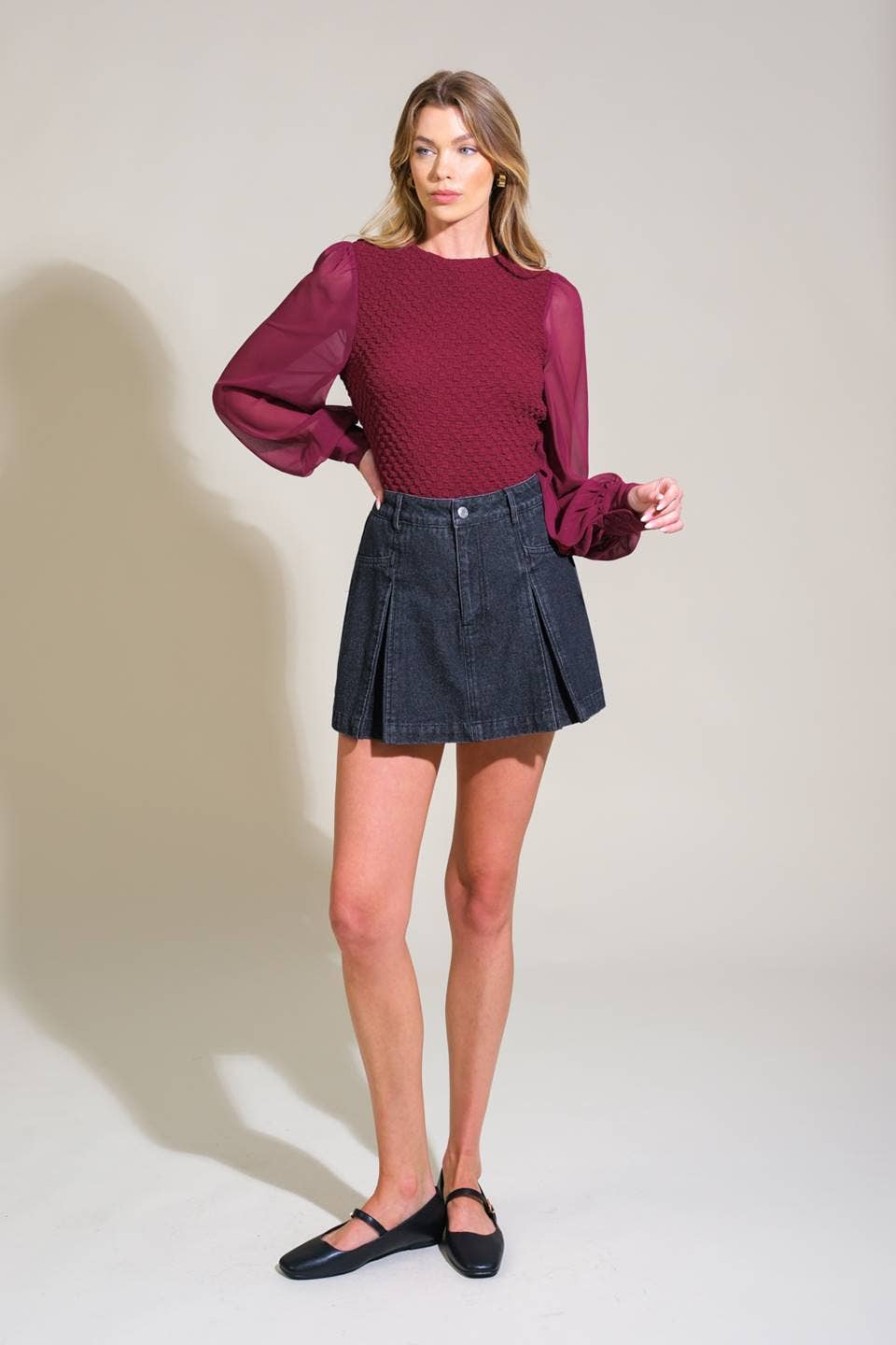 A solid textured woven top - IT13220: Burgundy / Contemporary / S