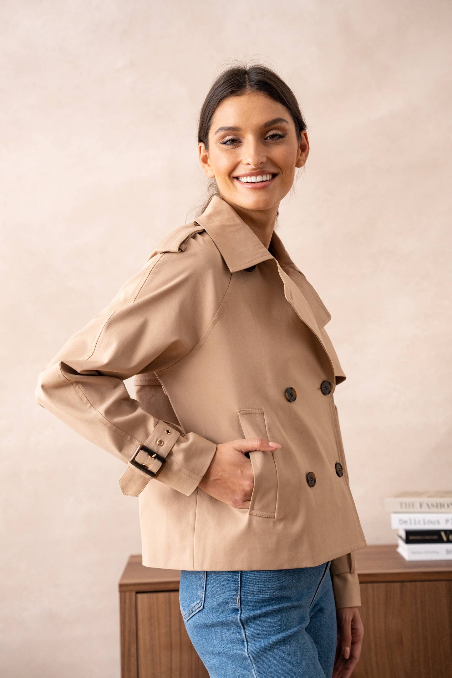 Plain cropped cotton trench coat: Beige