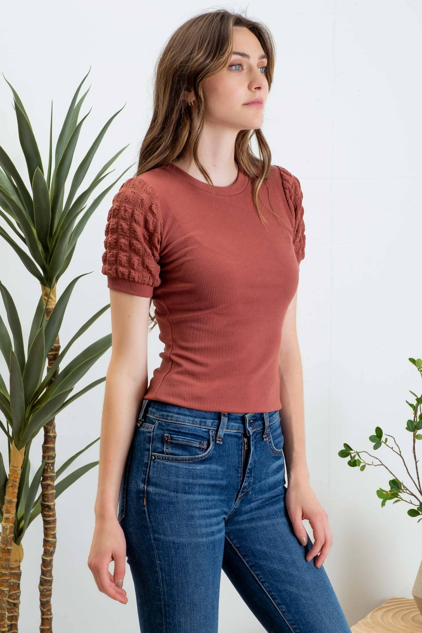 POPCORN SLEEVE KNIT TOP: BLACK