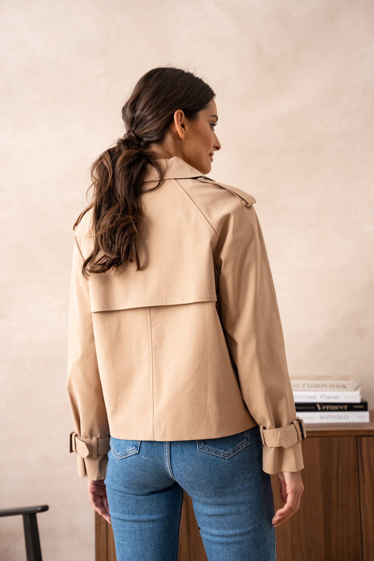Plain cropped cotton trench coat: Beige