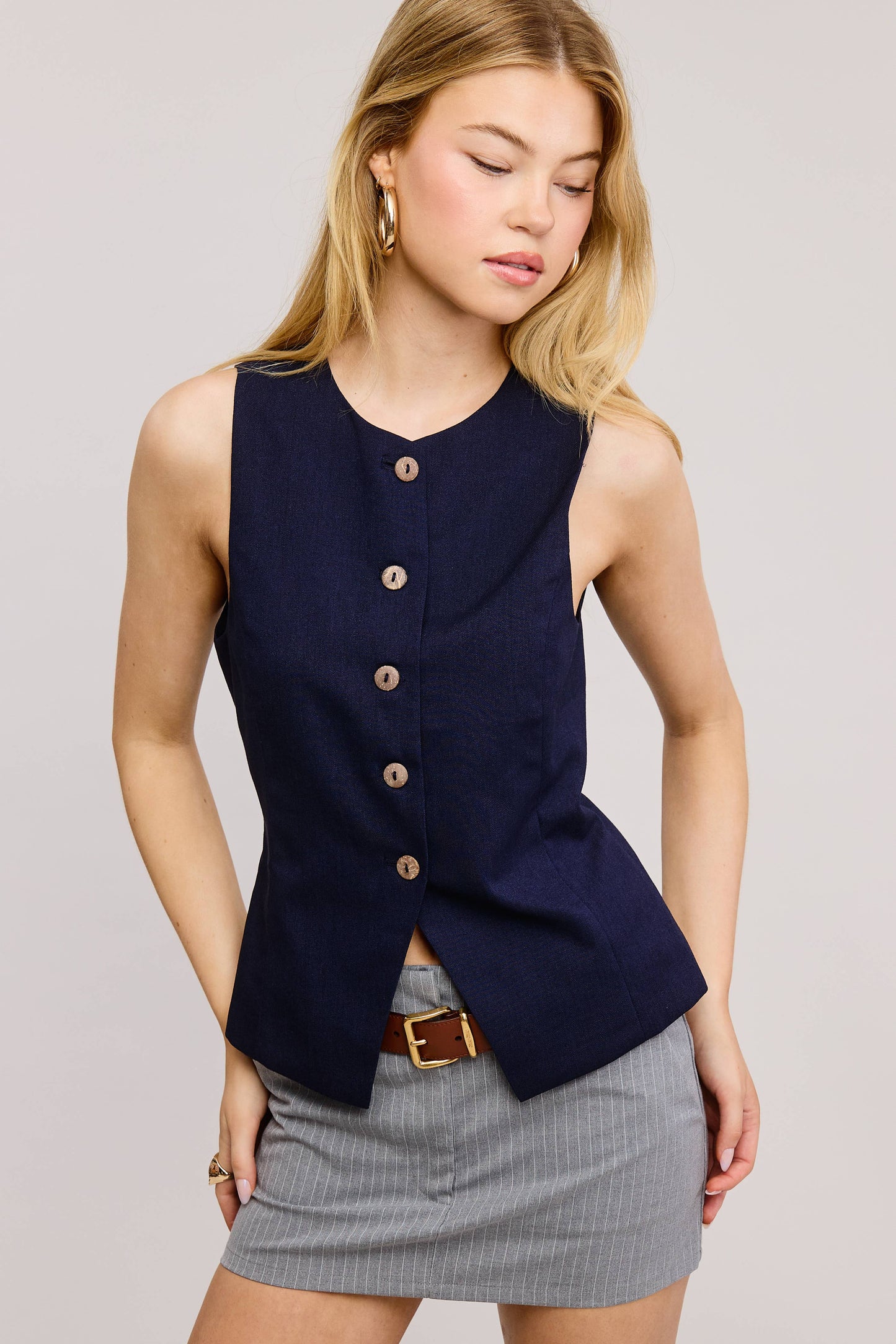 MT1661 ROUND-NECK SLEEVELESS BUTTONED WAISTCOAT VEST: Black / L