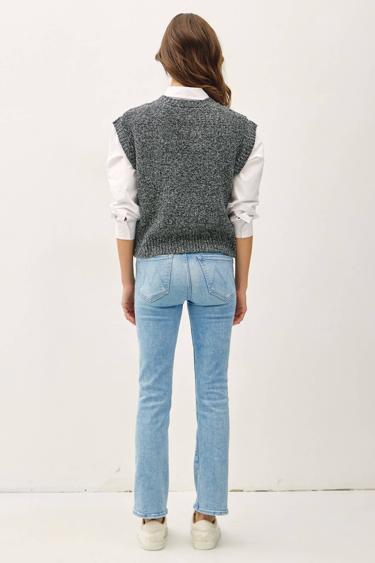 CHUNKY CABLE KNIT SWEATER VEST: Charcoal / SM