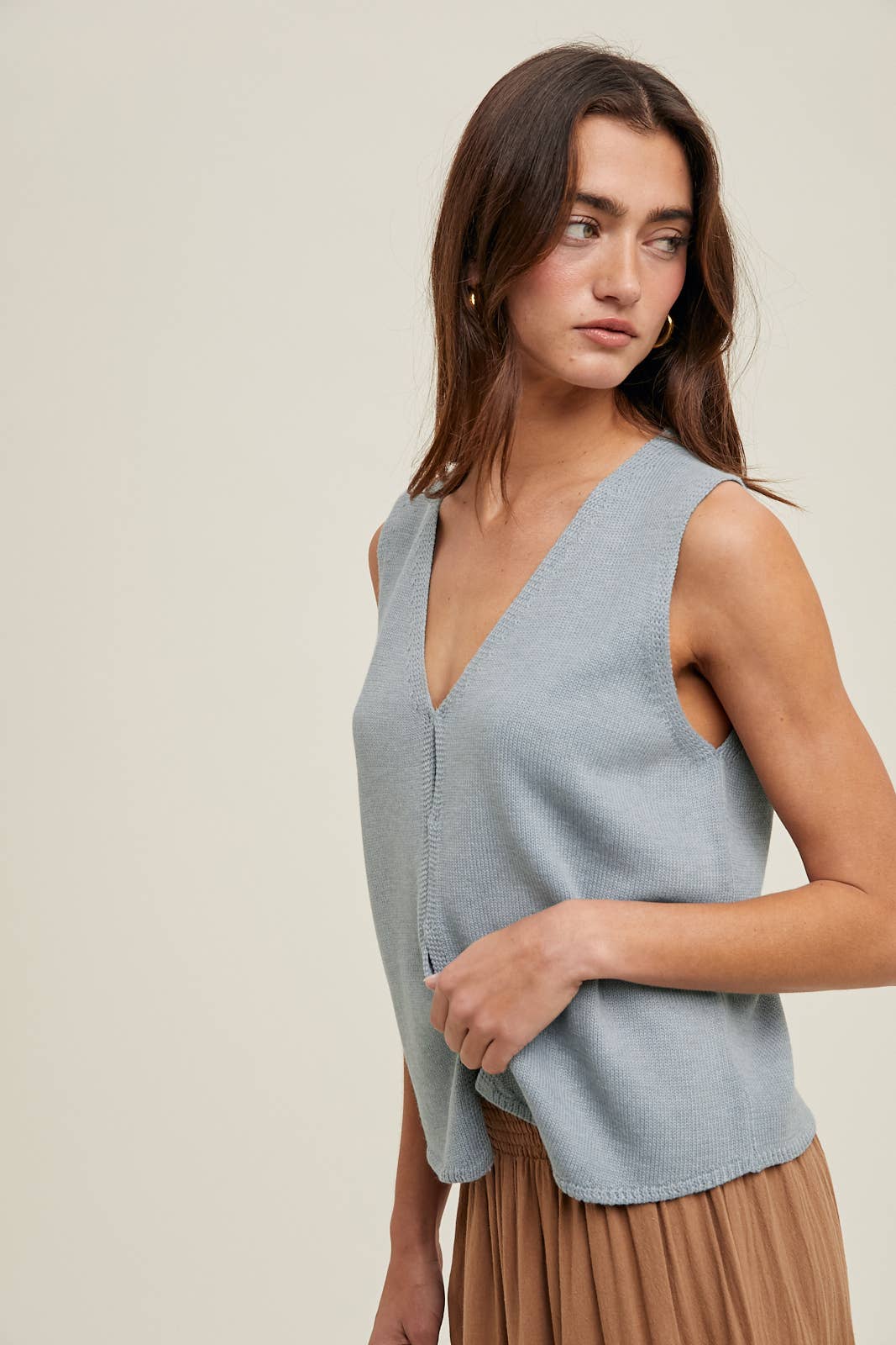 Powder Blue KNIT SWEATER TANK TOP / WL25-10551: CLOUD