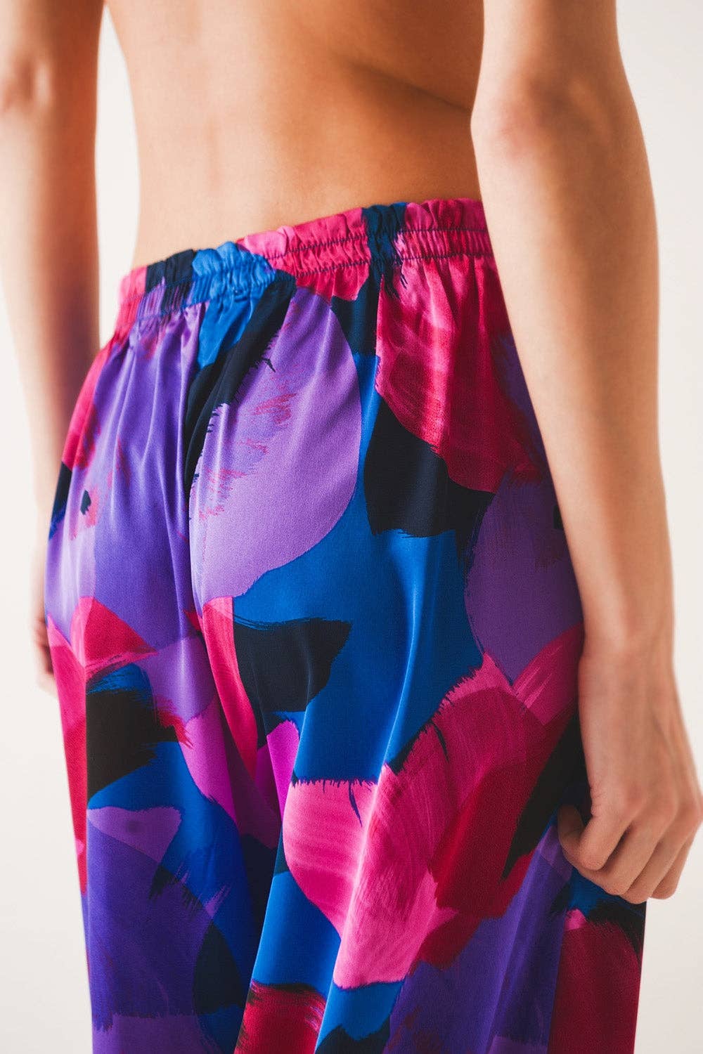 Wide leg pants in purple floral: Purple