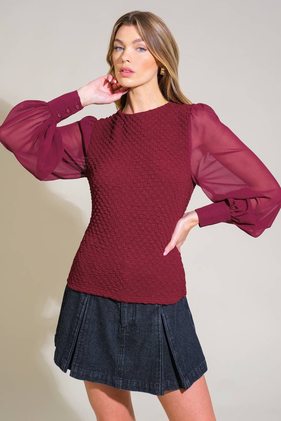 A solid textured woven top - IT13220: Burgundy / Contemporary / S