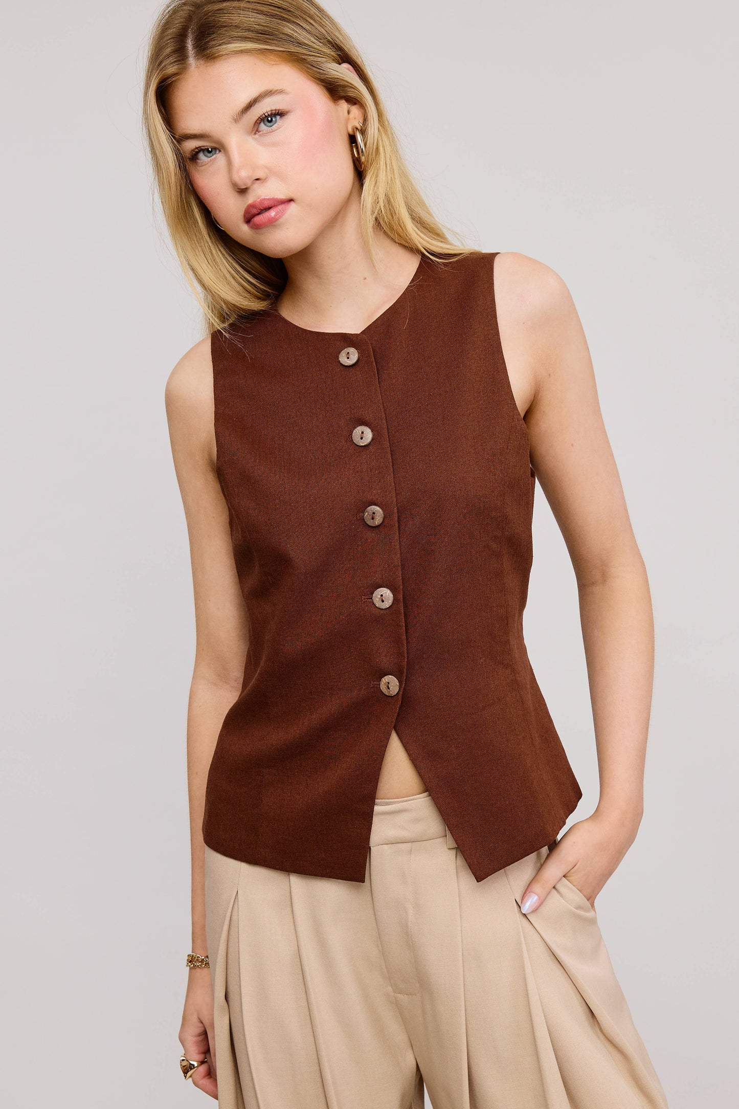 MT1661 ROUND-NECK SLEEVELESS BUTTONED WAISTCOAT VEST: Black / L
