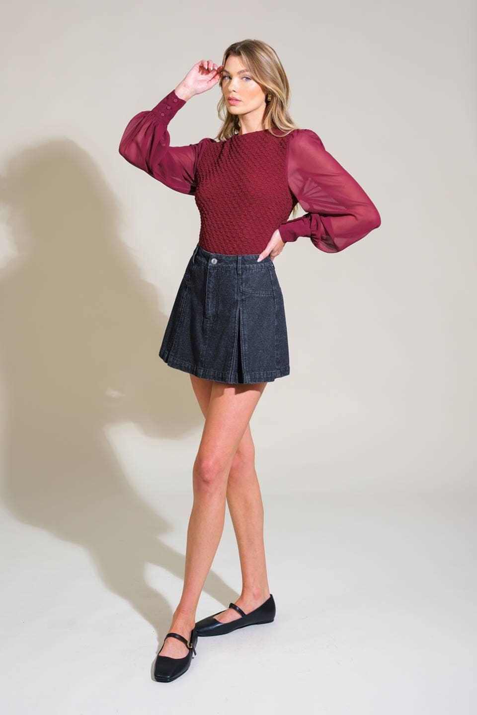 A solid textured woven top - IT13220: Burgundy / Contemporary / S