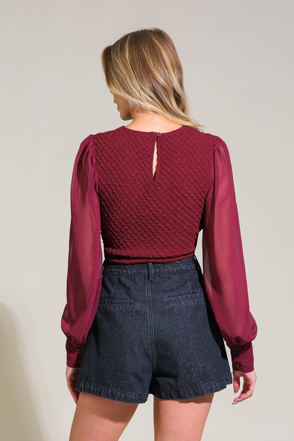 A solid textured woven top - IT13220: Burgundy / Contemporary / S