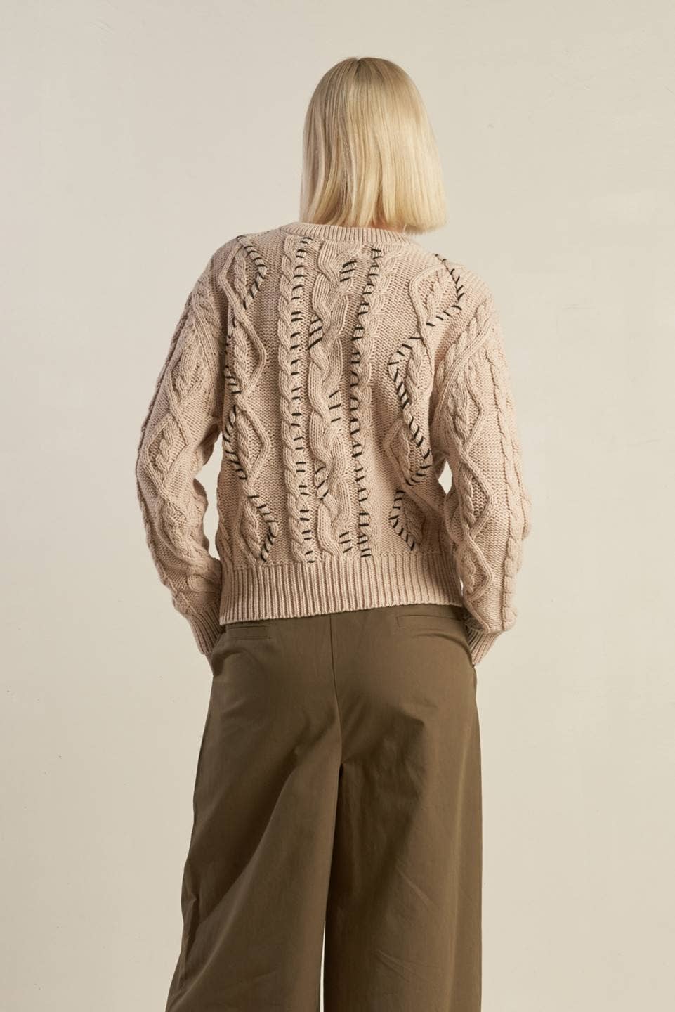 A sweater knit top - FSW1085: KHAKI BLACK / Contemporary