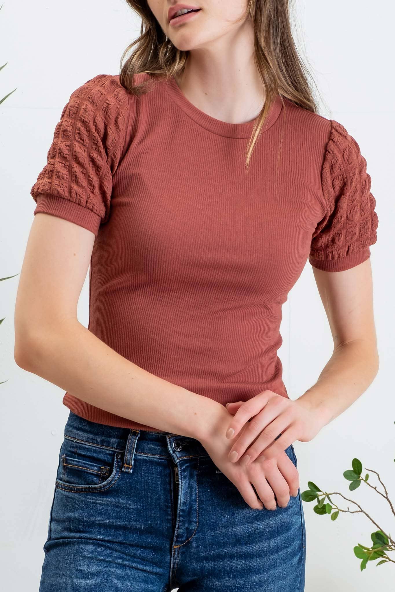 POPCORN SLEEVE KNIT TOP: BLACK