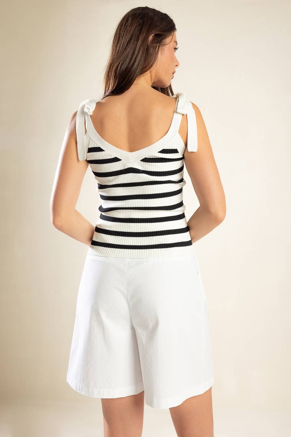 Self tie ribbed sweater knit tank top - ISW5371: IVORY BLACK / Contemporary