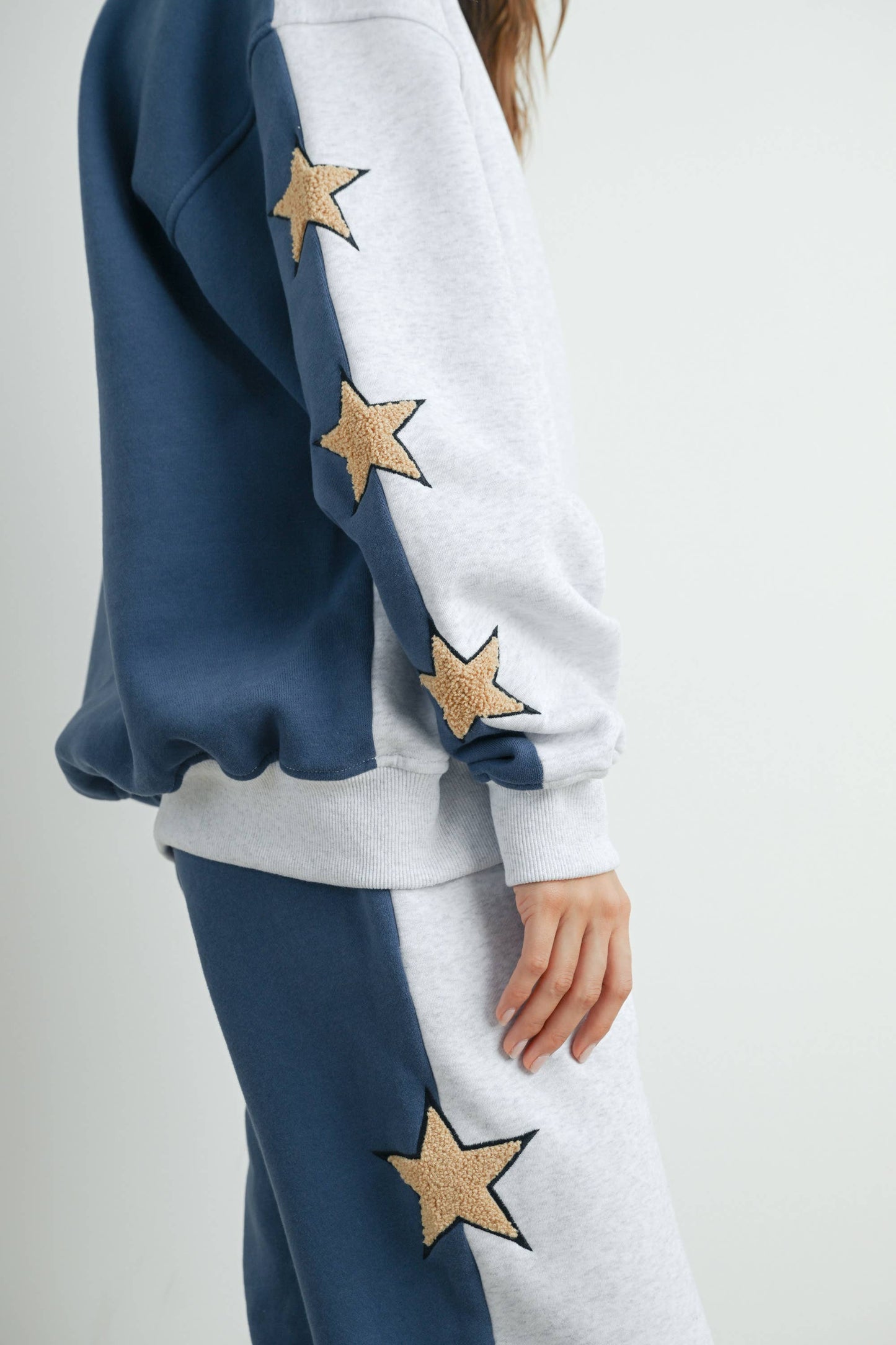 Long Sleeve Round Neck Sweatshirt with Star Detail - BMT7569: BLACK / GREY