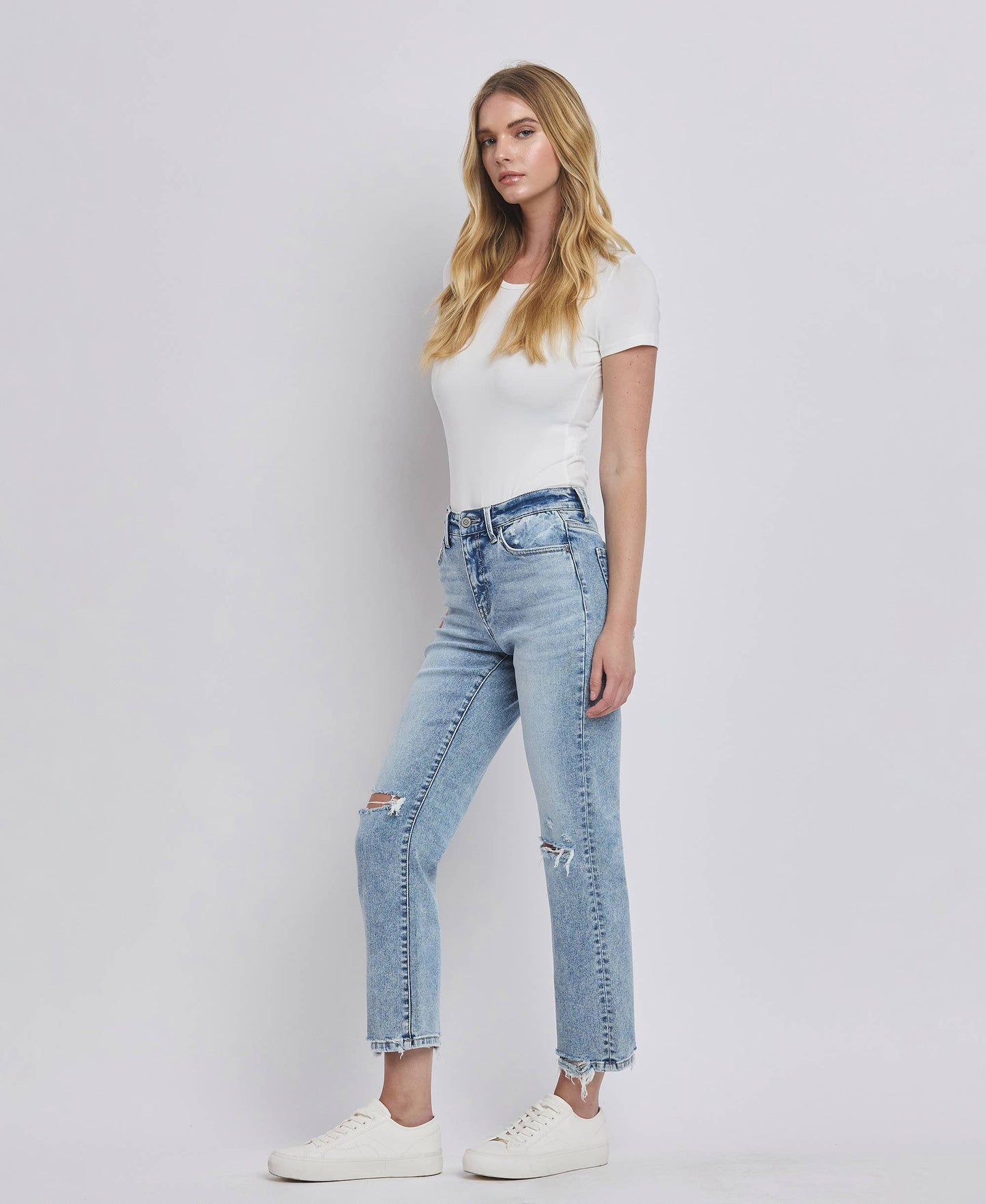 HIGH RISE DISTRESSED STRAIGHT JEANS F5689: VIVID