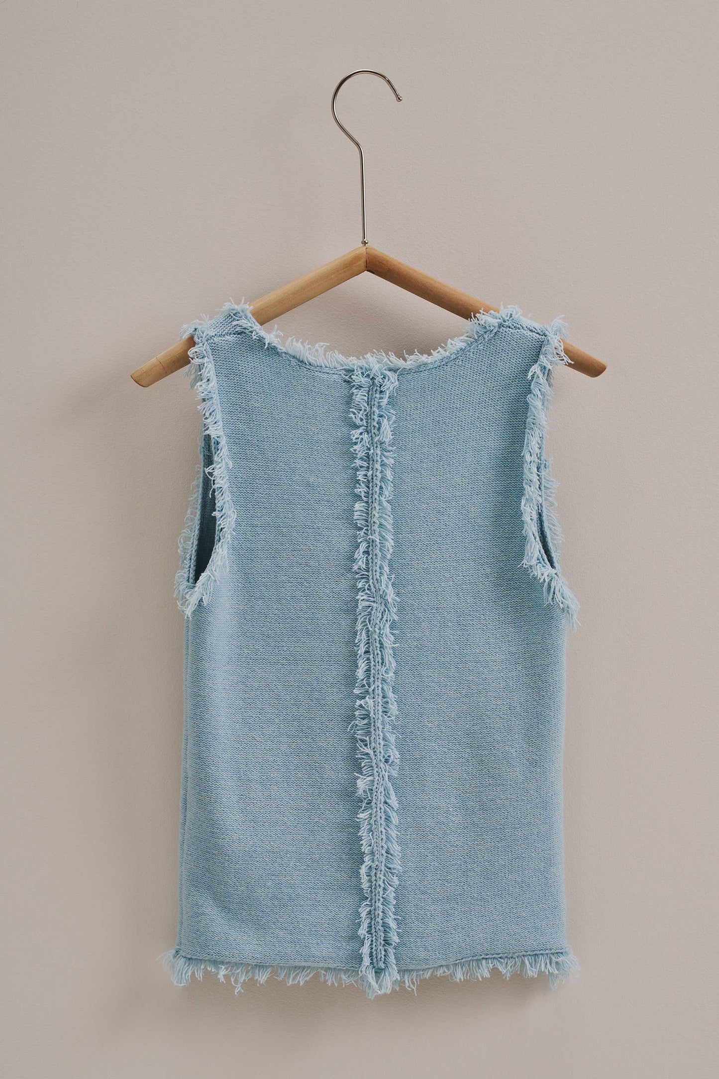 Frayed Trim Textured Knit Sleeveless Top: Blue