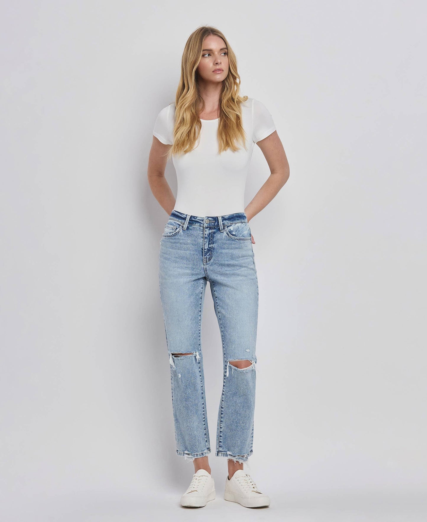 HIGH RISE DISTRESSED STRAIGHT JEANS F5689: VIVID