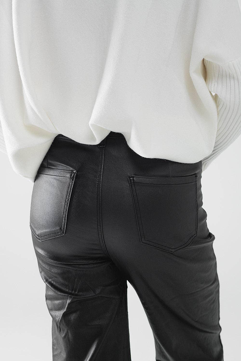 Faux leather pants with wide leg and pocket detail: Black
