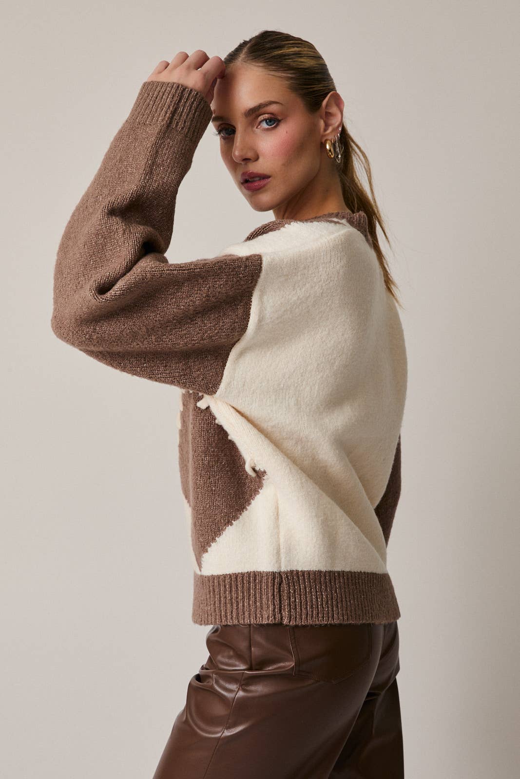 ARGYLE SWEATER: MOCHA-CREAM