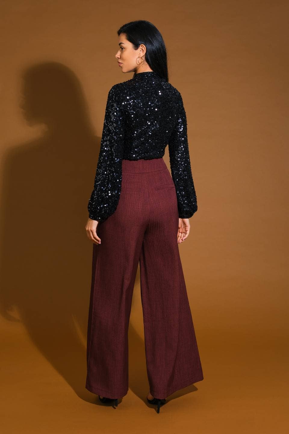 A sequin top - IT13404: BLACK SILVER / Contemporary / S