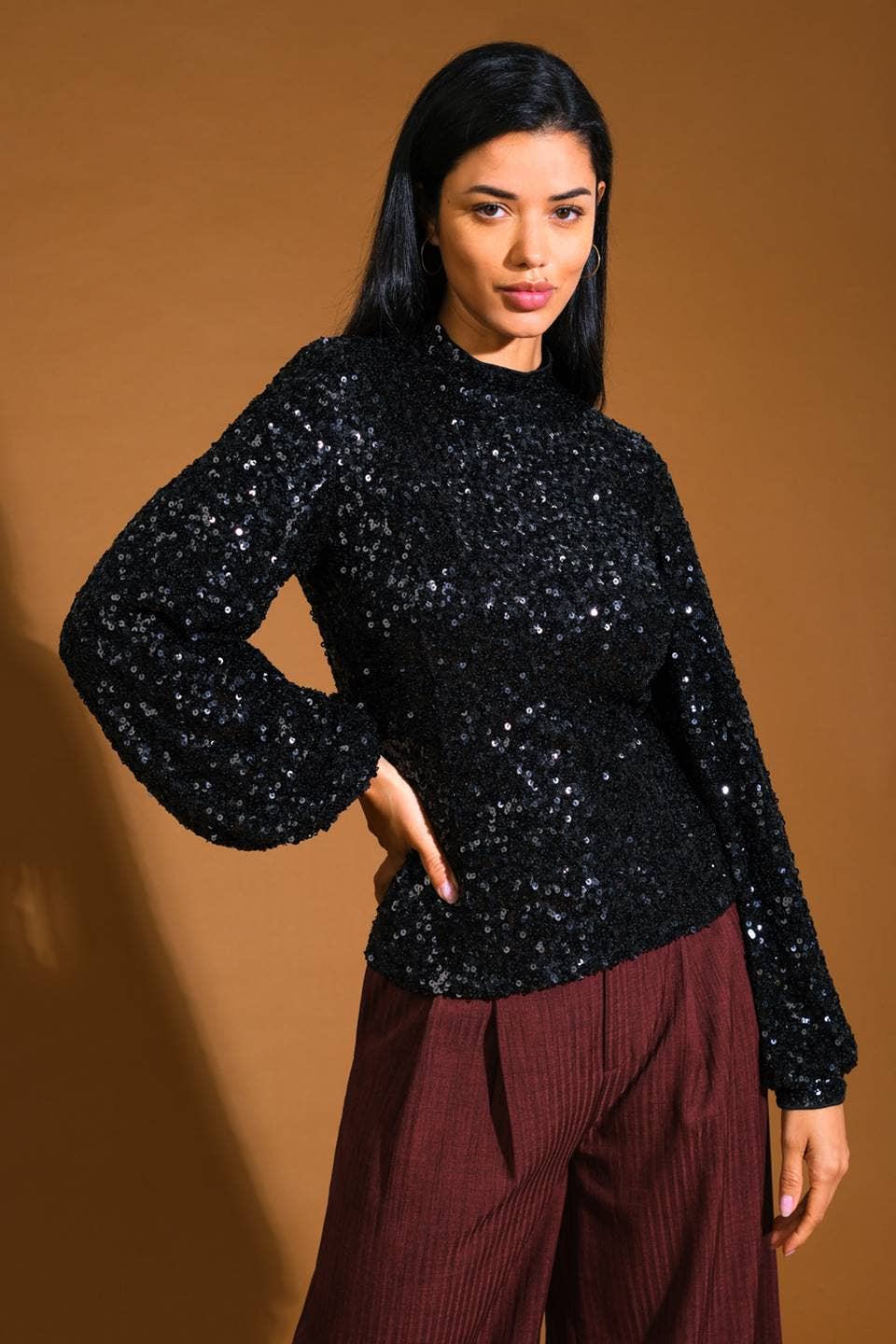 A sequin top - IT13404: BLACK SILVER / Contemporary / S