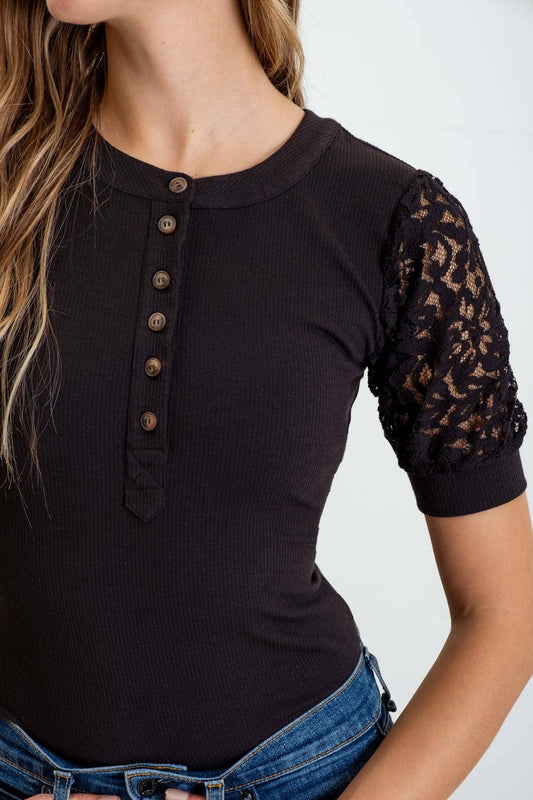 HALF BUTTON LACE PUFF SLEEVE KNIT TOP: BLACK