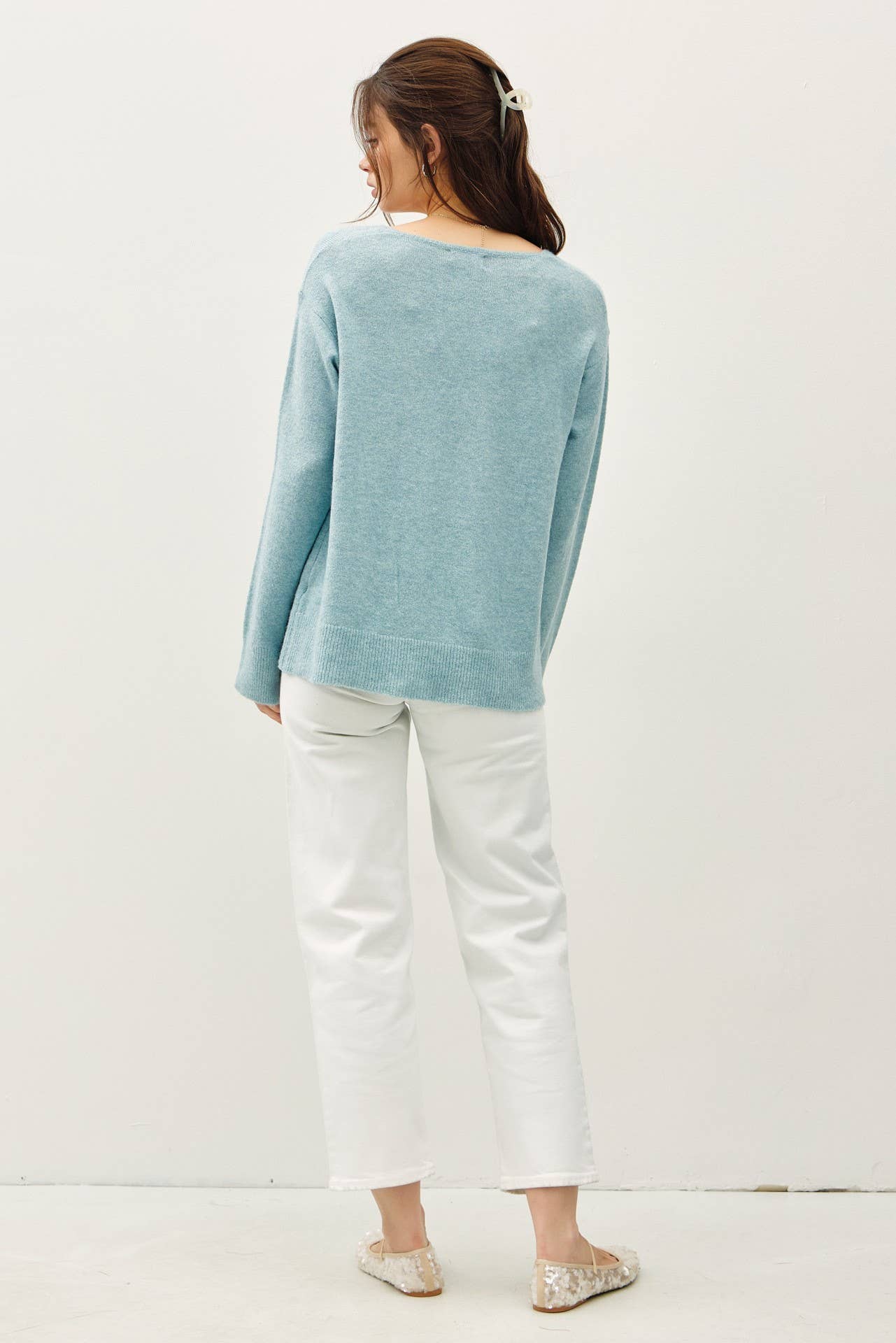 WOOL BLEND RELAXED V-NECK SWEATER: Winter Sky / SM