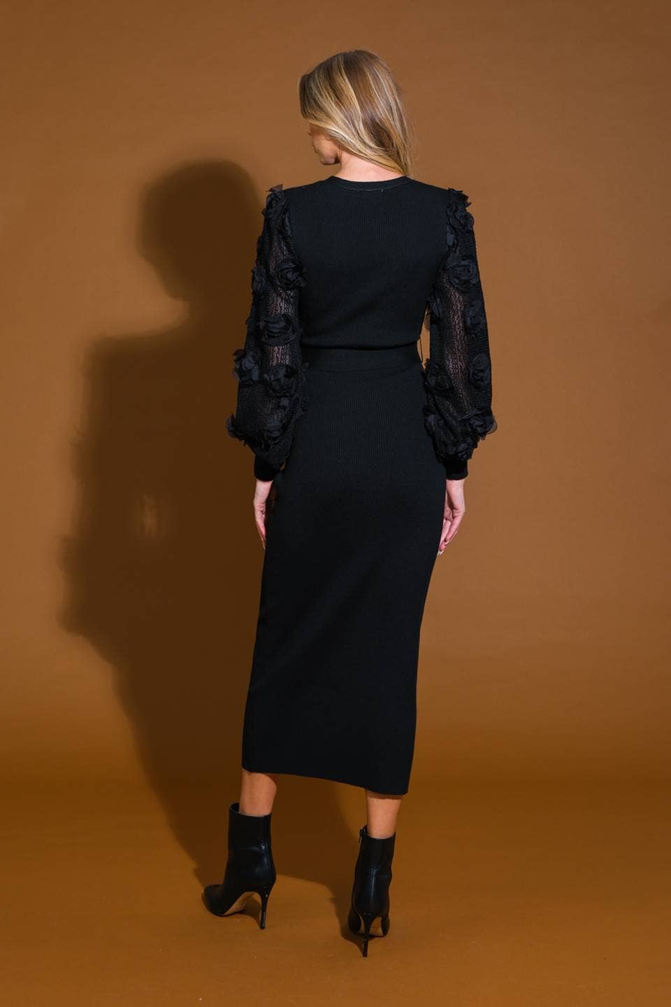 A knit sweater midi dress - ISW5308: Black / Contemporary / L