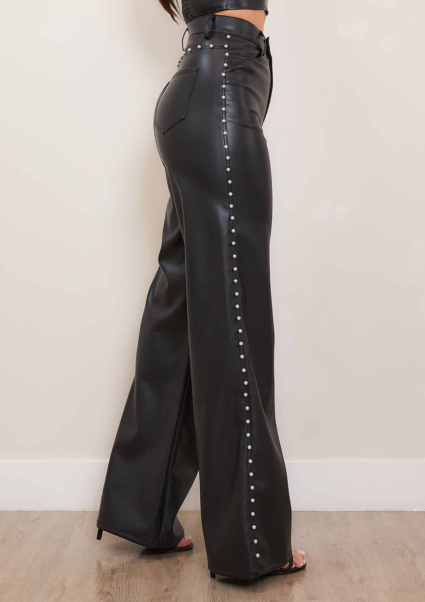 Vegan Leather Wide Leg Pants With Pearl: Black