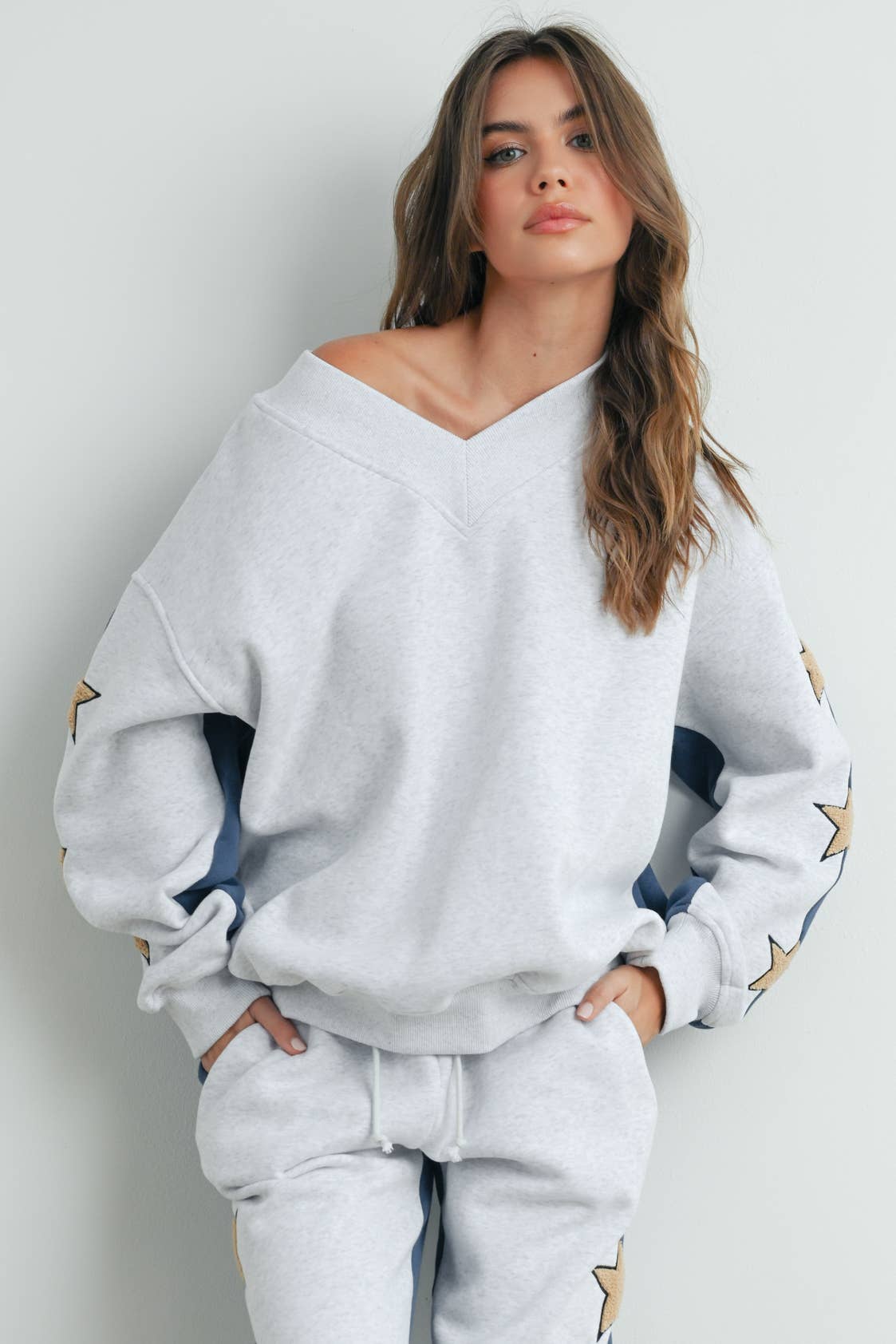 Long Sleeve Round Neck Sweatshirt with Star Detail - BMT7569: BLACK / GREY