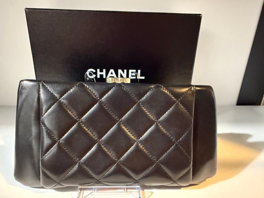 Chanel kiss lock clutch black