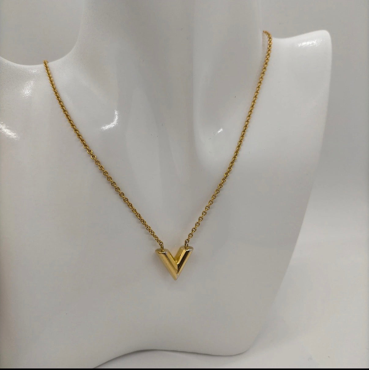 Louis Vuitton Essential V Pendant Necklace