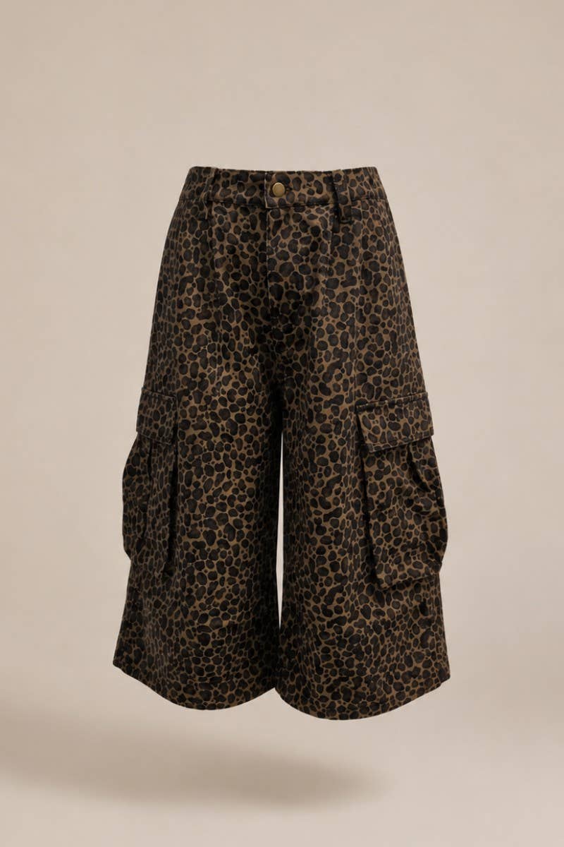LEOPARD PRINT CARGO CULOTTE SHORTS