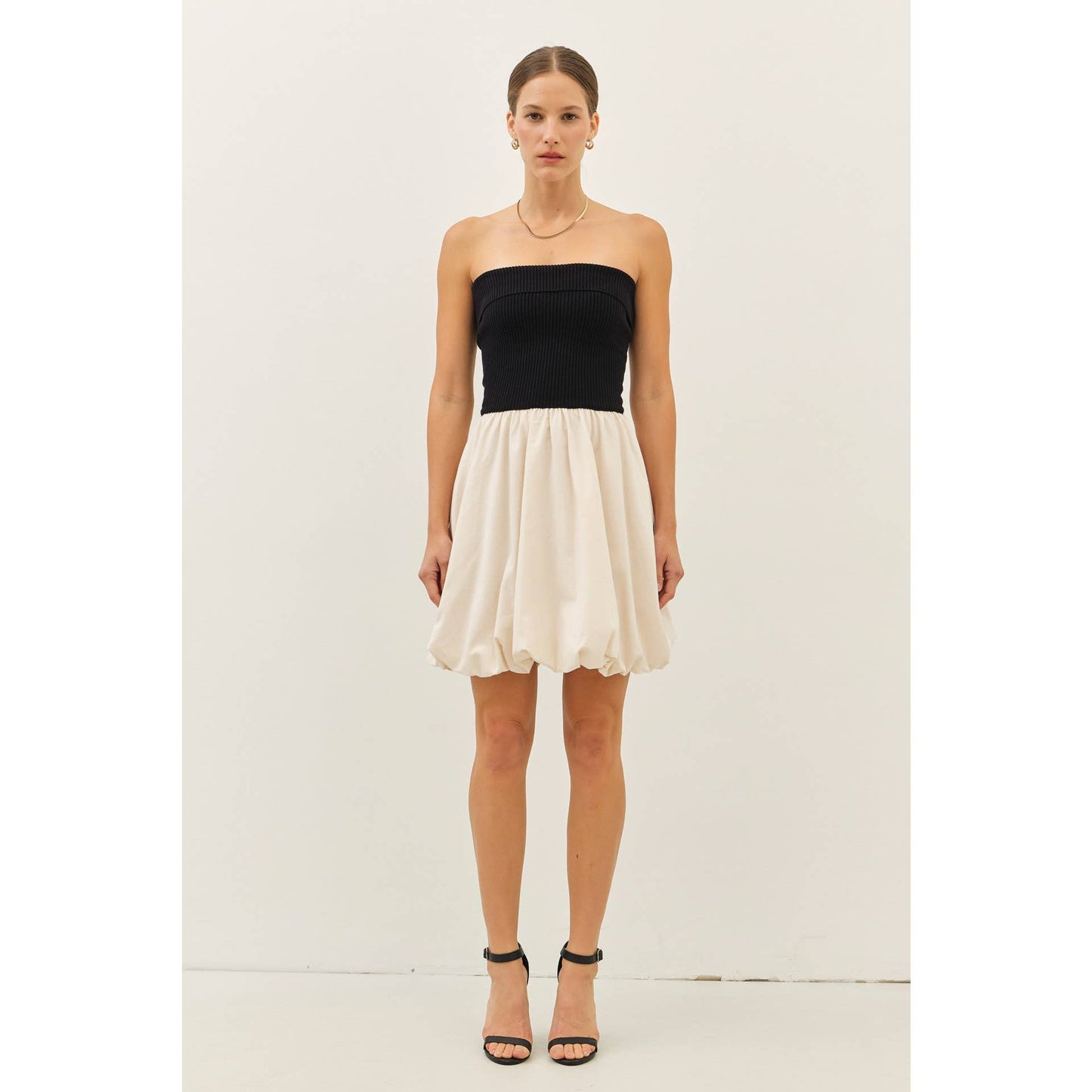 FITTED RIB TUBE MINI DRESS WITH WOVEN BALLON SKIRT: BLACK/OATMEAL
