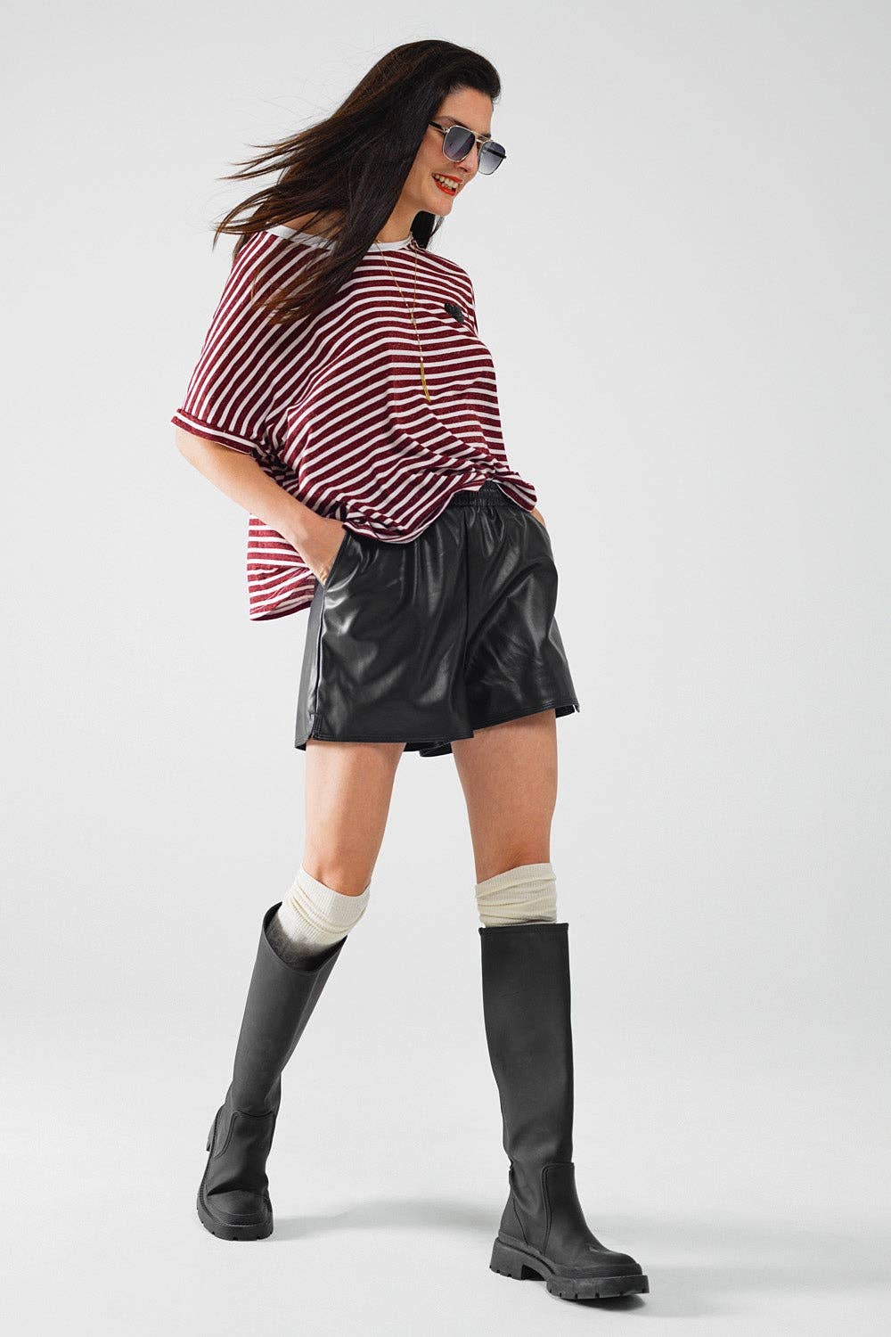 Black faux leather shorts with gathering at the waist with drawstring: Black / Small