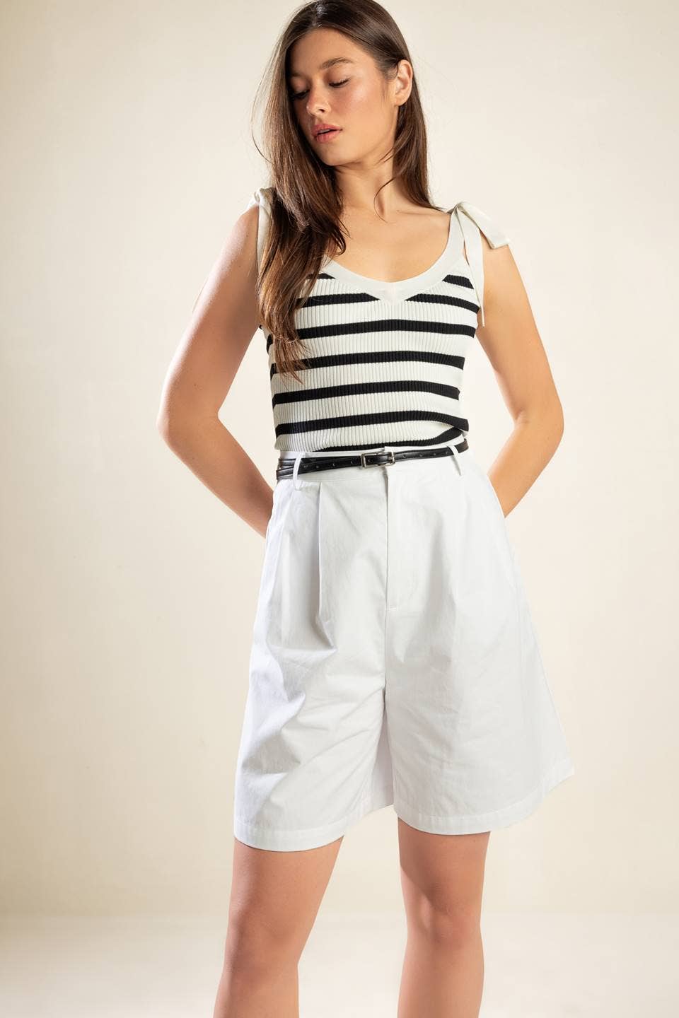 Self tie ribbed sweater knit tank top - ISW5371: IVORY BLACK / Contemporary