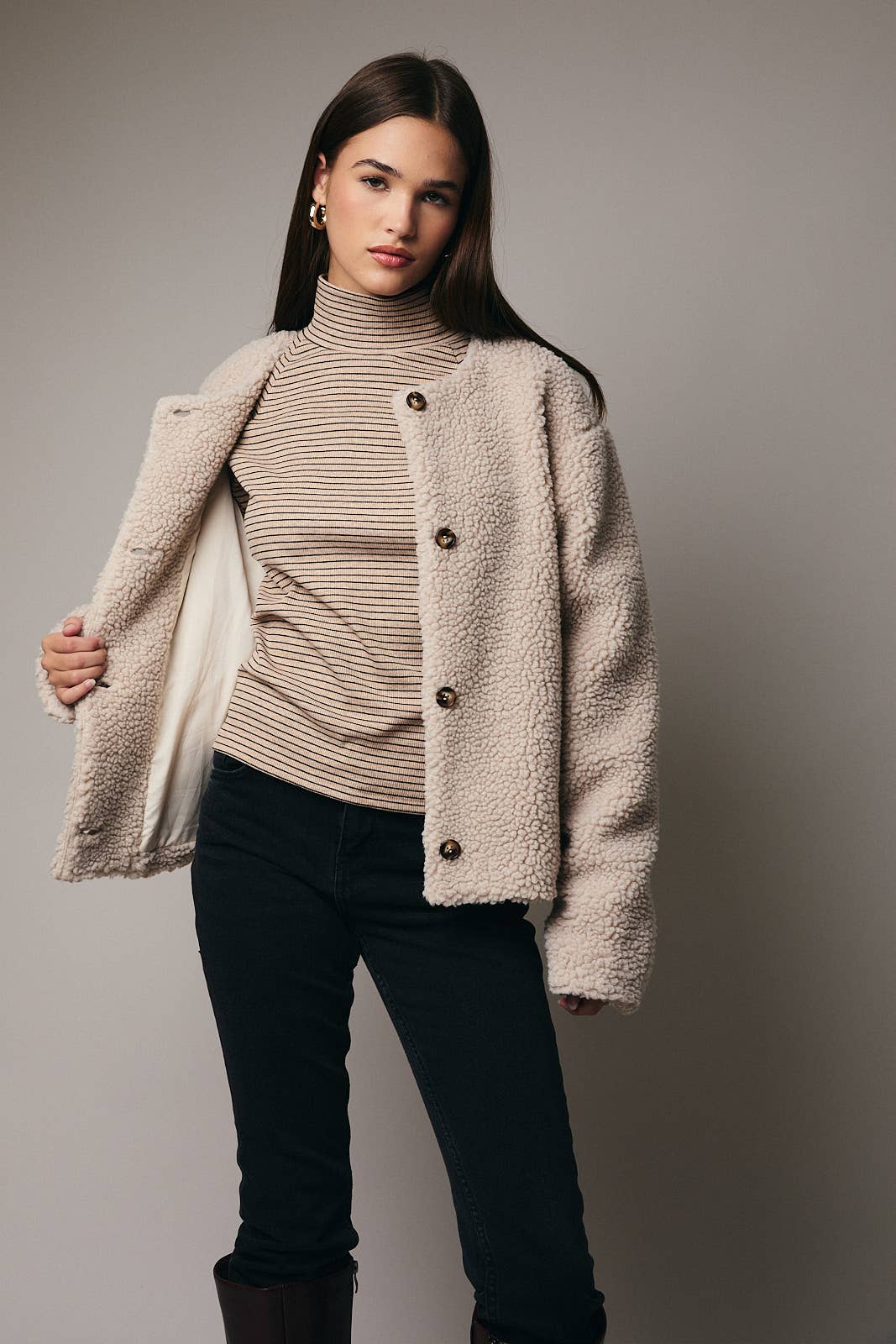 SHERPA OUTERWEAR: OATMEAL