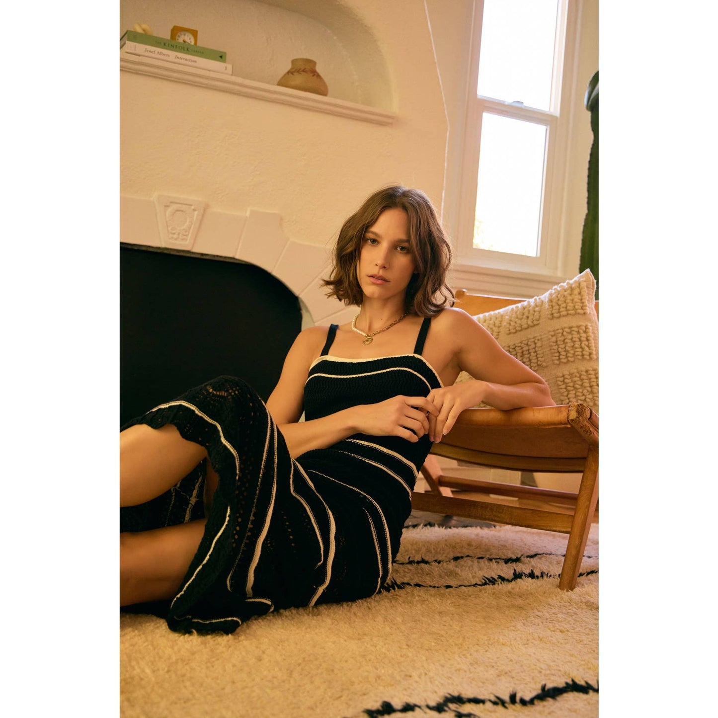 FIT AND FLARE SOFT CROCHET SWEATER MIDI DRESS: BLACK/WHITE