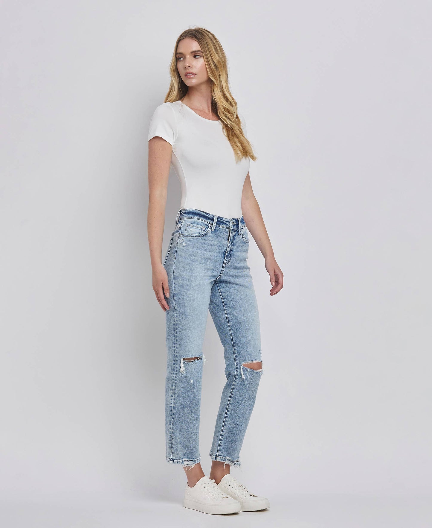HIGH RISE DISTRESSED STRAIGHT JEANS F5689: VIVID