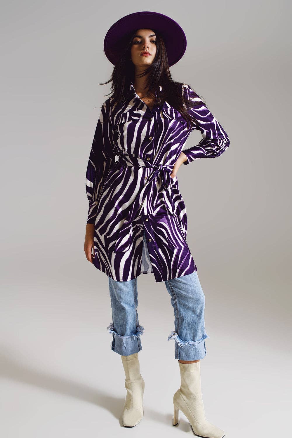 Midi short dress with zebra print in white and purple: Purple / Large