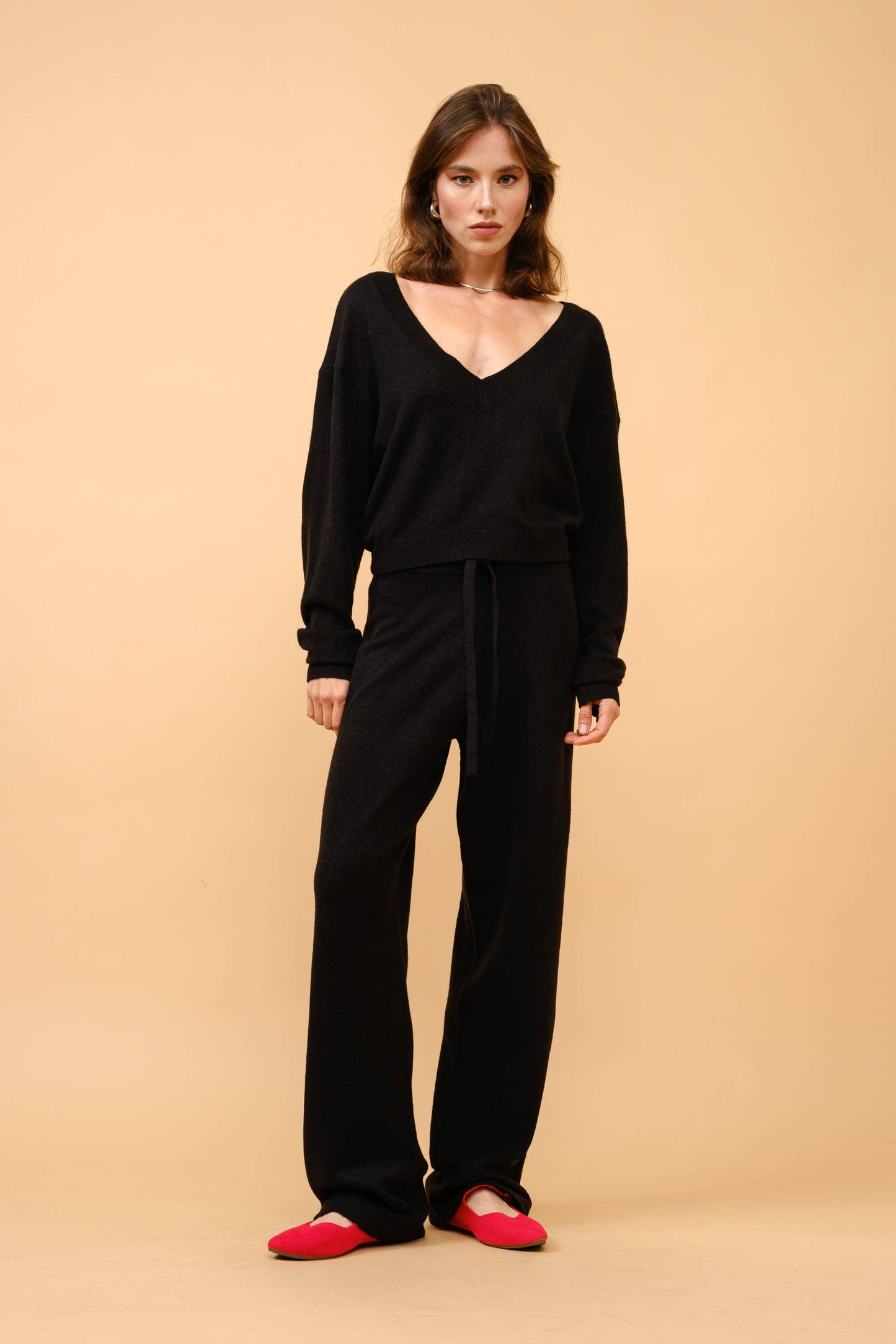 CASHMERE V NECK SWEATER S6290: Black