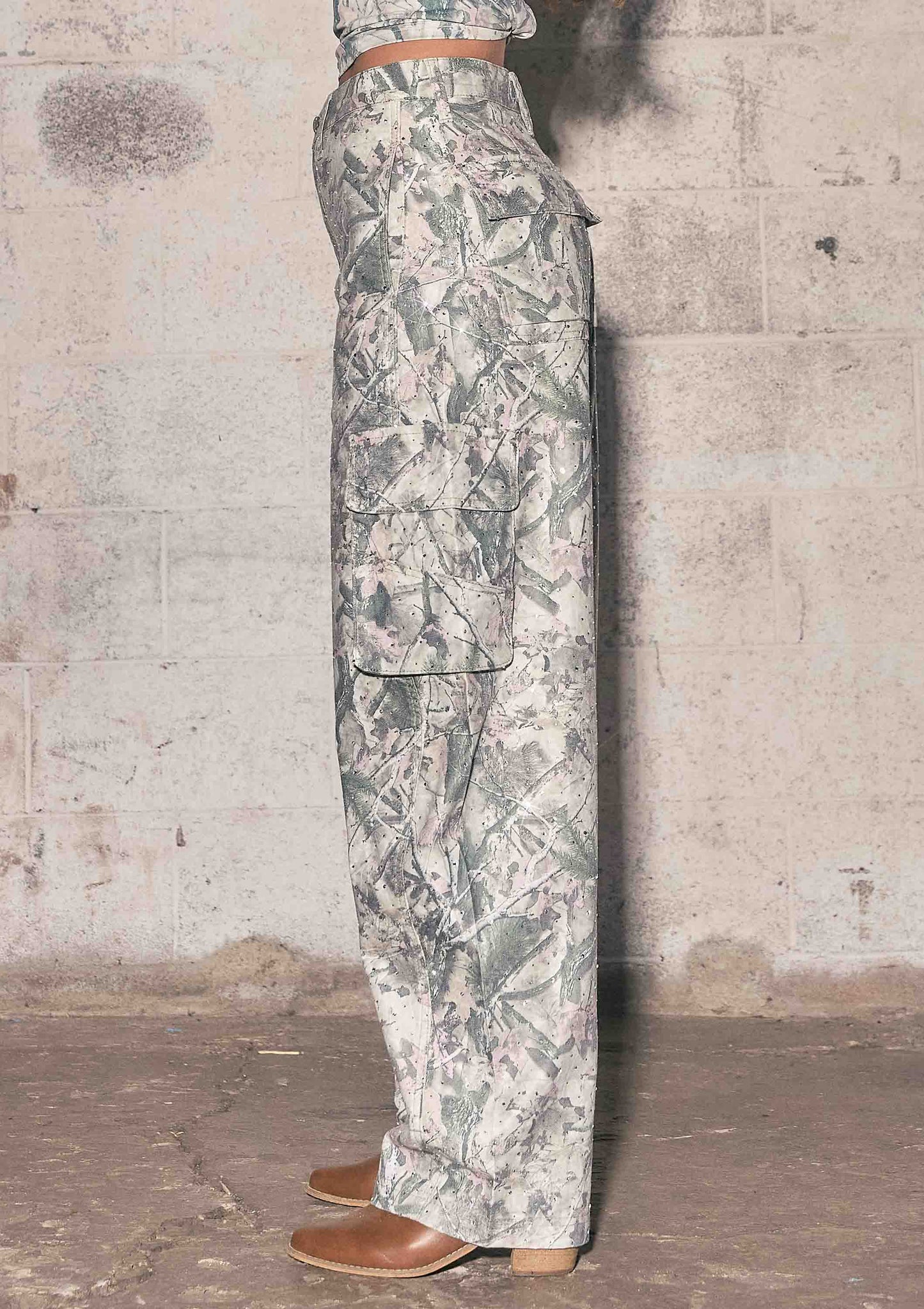 Rhinestone Camo Print Baggy Barrel Jeans: Pink wood