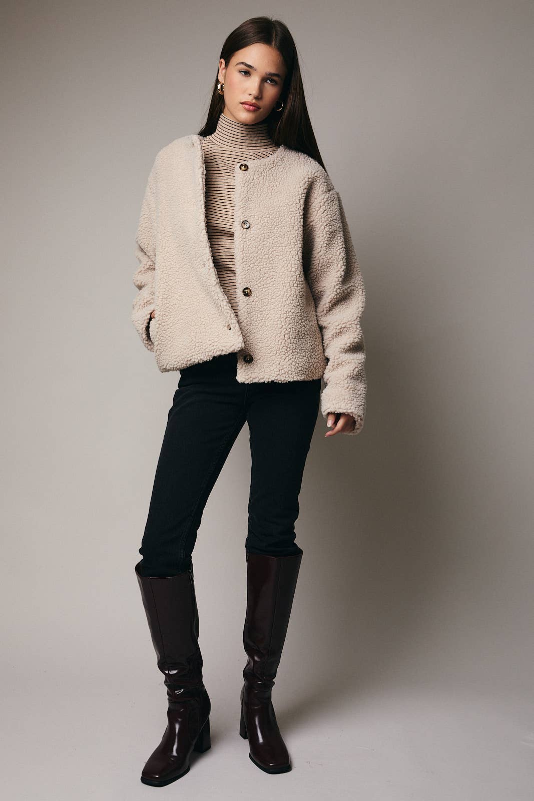 SHERPA OUTERWEAR: OATMEAL