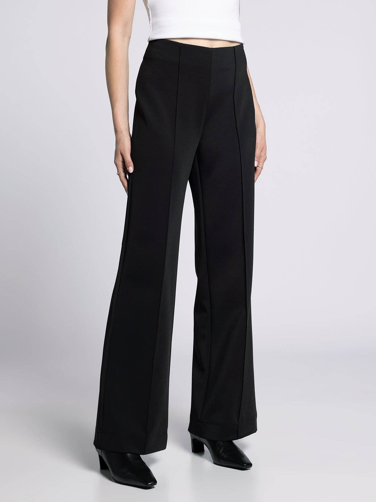 RHEA PANTS: BLACK - Wide fit pants
