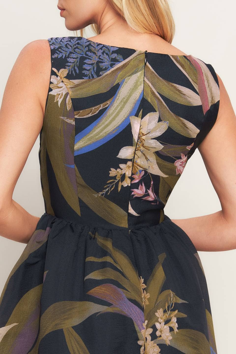 A printed woven midi dress - ID23111: Black